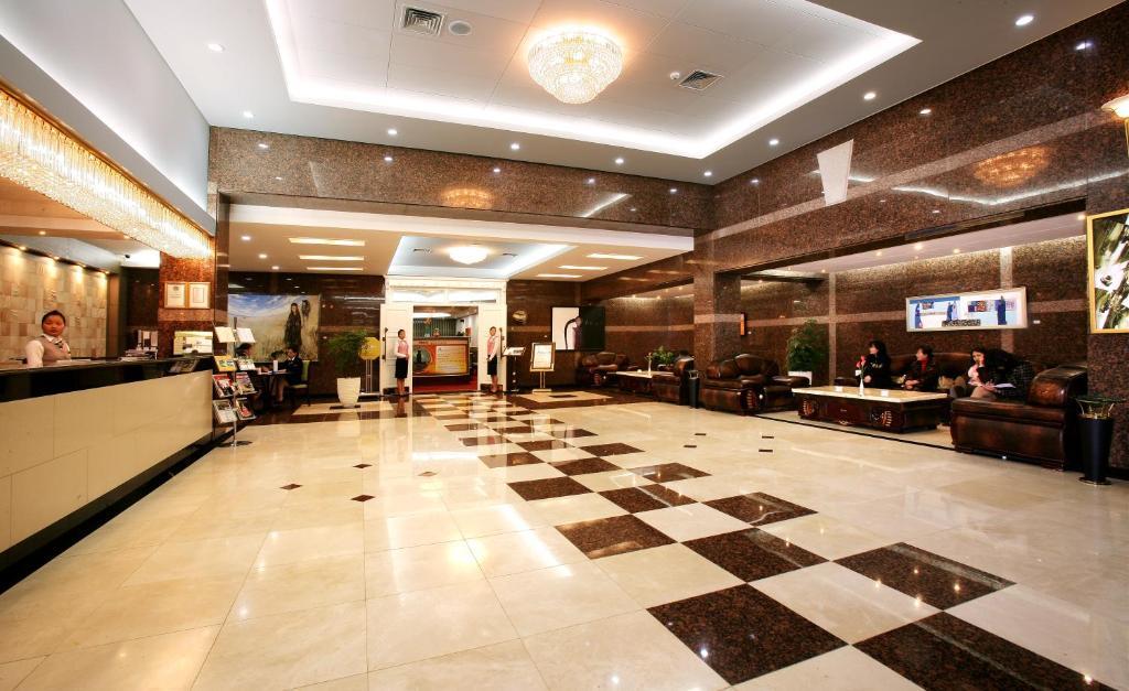 Sunjin Grand Hotel อูลานบาตอร์ ภายนอก รูปภาพ