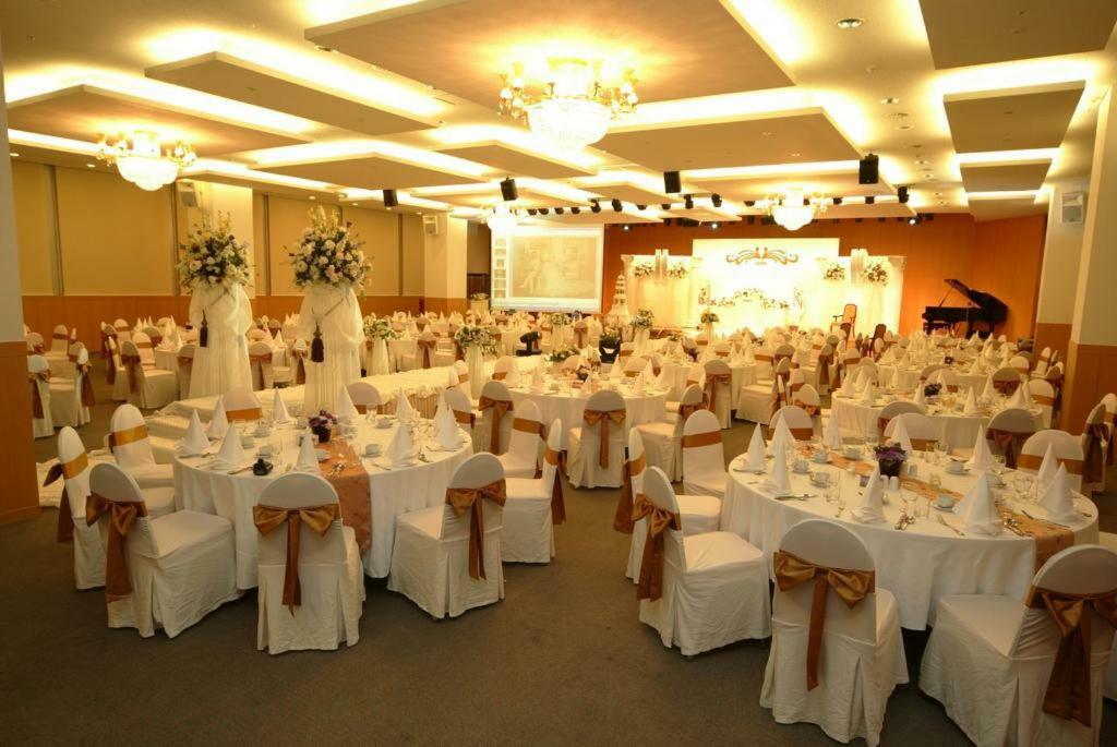 Sunjin Grand Hotel อูลานบาตอร์ ภายนอก รูปภาพ
