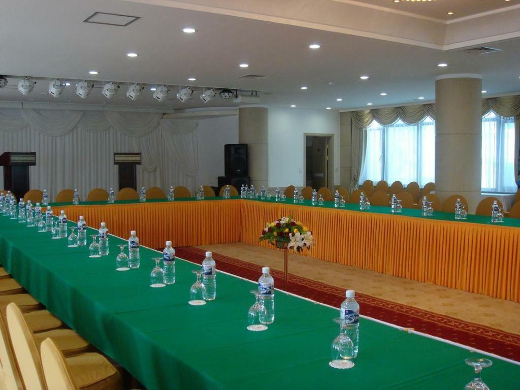 Sunjin Grand Hotel อูลานบาตอร์ ภายนอก รูปภาพ